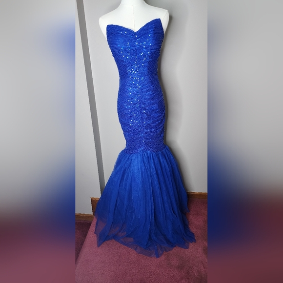 Elegant Royal Blue Mermaid Prom Dress - Picture 1 of 3